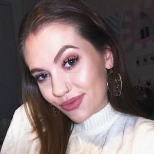 Meet your Posher, Avary